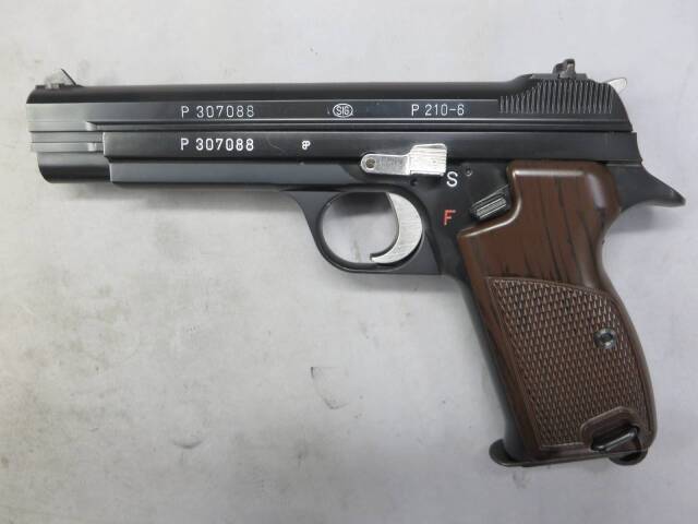 【マルシン】SIG P210-6 8mmBB ブラック ABS・実銃用ガンケース入り
