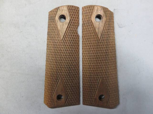 【HOGUE】1911 ダイヤモンドチェッカー Hardwood  グリップ