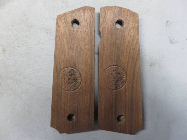 【HOGUE】1911 ダイヤモンドチェッカー Hardwood  グリップ
