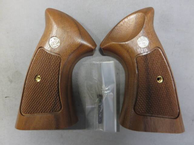 【タナカ】S&W Nフレーム オーバーサイズ(スクエアバット) ウォールナットチェッカー +Weight