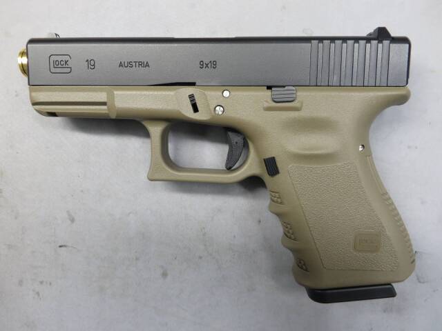 GLOCK 19 ガスガン　グロック19 3rd カスタム　東京マルイ 東京マルイ グロック19 3rdの外装をカスタムしたよ！［字幕あり