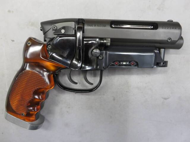 エルフィンナイツプロジェクト】高木型弐0壱九式爆砕拳銃・M2019