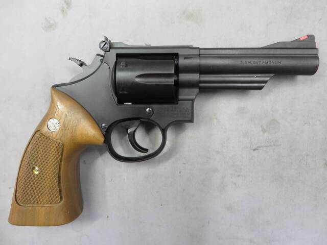 【タナカ】S&W M19 コンバットマグナム 4in HW Ver.3 +Weight ウォールナットグリップ   モデルガン