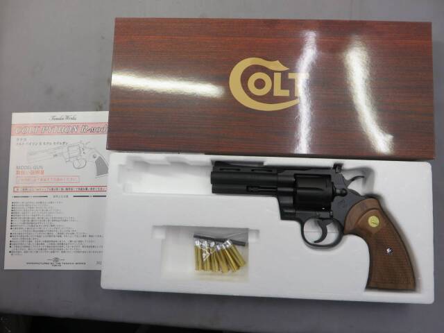 【タナカ】コルトパイソン.357mag 4in R-model HW・+Weightウォールナット 木製グリップ モデルガン
