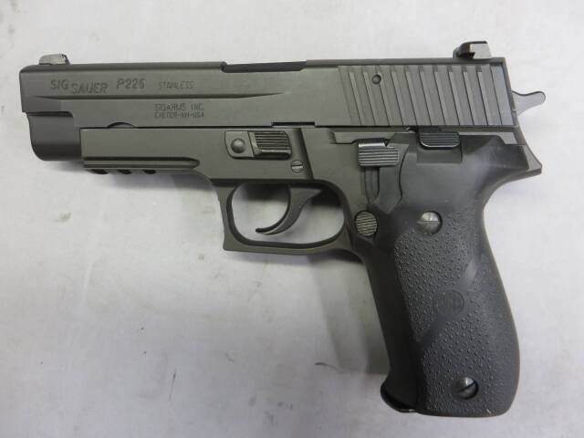 【KSC】P226R HW SYSTEM7 HOGUE ラバーグリップ標準装備