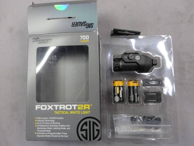 【SIG SAUER】FOXTROT 2R タクティカル ホワイト ライト