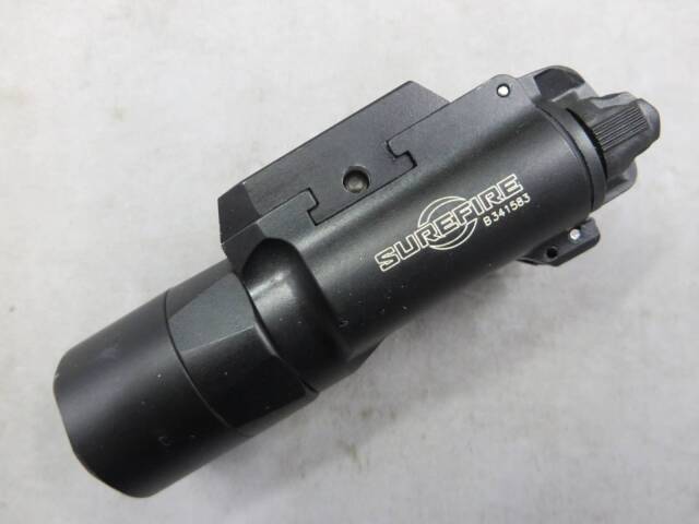 【SUREFIRE】X300U-B ウエポンライト(実物)