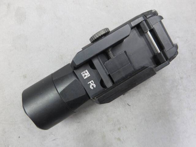 【SUREFIRE】X300U-B ウエポンライト（実物）