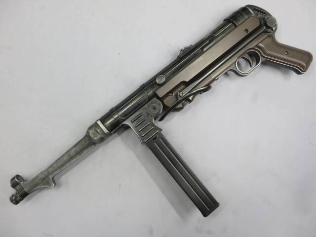 【UMAREX】 MP40 CO2 フルメタル　（CO2カートリッジ2本装着済）