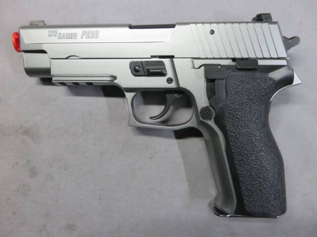 【東京マルイ】SIG SAUER P226 E2 ステンレスモデル