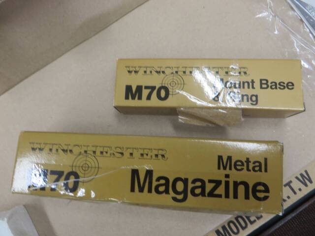 【KTW】ウィンチェスター M70 ブラックシャドー・スーパーグレイド ウォールナット ストック