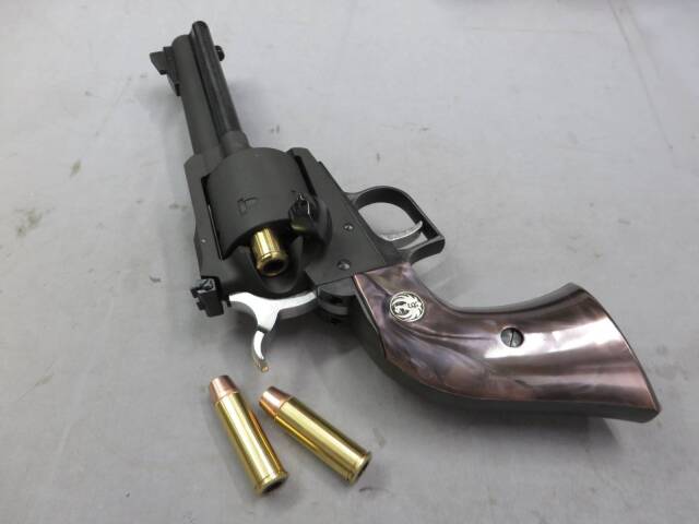 【マルシン】スーパーブラックホーク 4.62in ブラック HW ブラックパール調グリップ リアルXカートリッジ