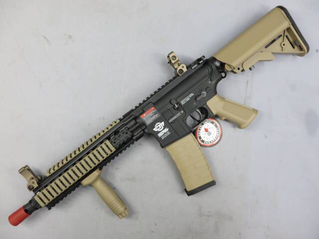 【G&G】CM18 Mod.1 電動ガン・バッテリー2個・充電器・BB弾・ガンケース