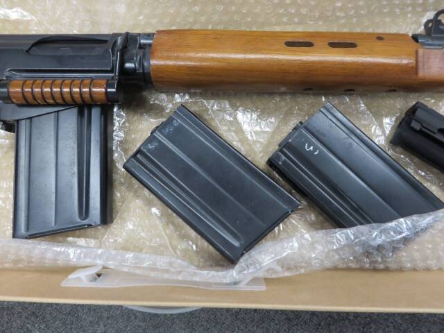 【ARES】L1A1 SLR ウッドストック 電動ガン・マガジン3個付・ショップカスタム