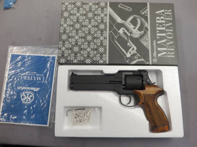 マルシン】MATEBA・マテバリボルバー 6in ブラックHW 木製グリップ