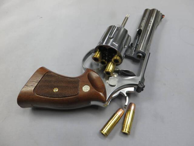 【マルシン】S&W M629クラシック 6.5in シルバーABS ハーフチェッカー木製グリップ仕様 リアルXカートリッジ
