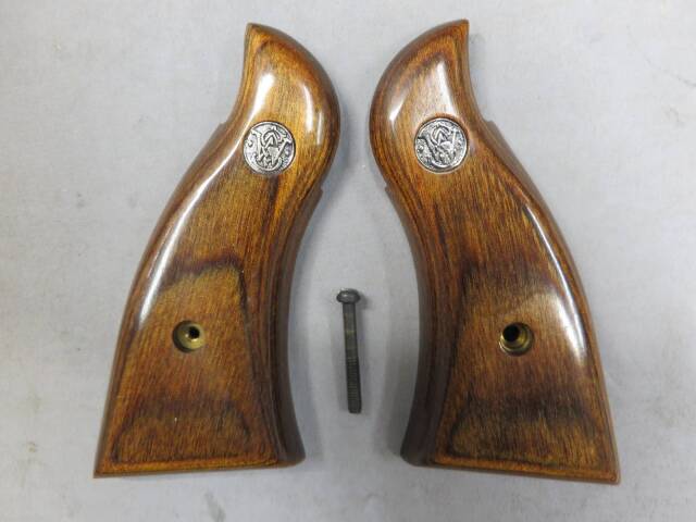 【アルタモント】S&W Kフレーム メダリオン付 スクエアバット スムース木製グリップ