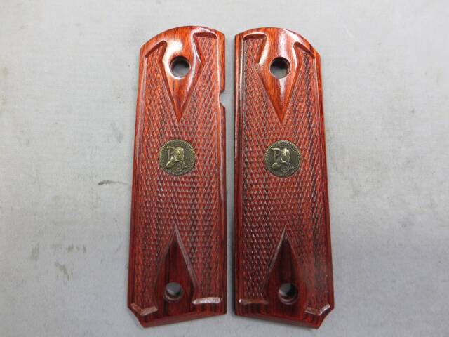 【パックマイヤー】1911フルサイズ ダイヤチェッカー グリップ