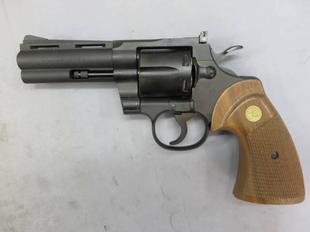【タナカ】コルトパイソン.357mag 4in R-Model HW・アメリカンウォールナットオーバーサイズチェッカーグリップ