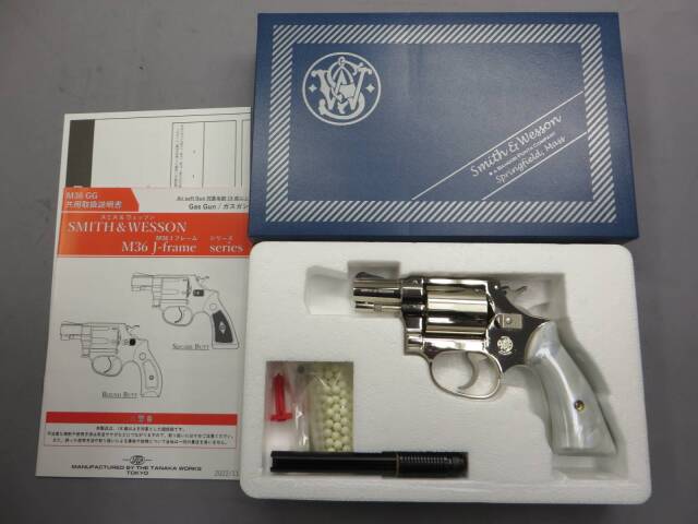 【タナカ】S&W M36 Chiefs Special 2inch スクエアバット “Travis” モデル ニッケルフィニッシュ Version.2