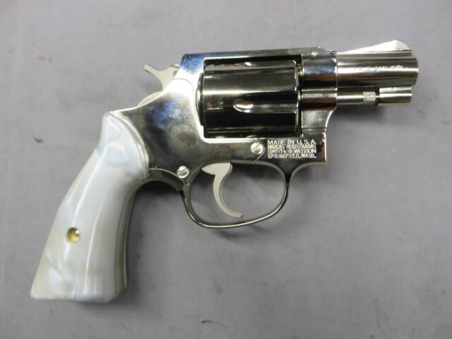 【タナカ】S&W M36 チーフスペシャル スクエアバット トラビス ニッケルフィニッシュ Ver.2  モデルガン
