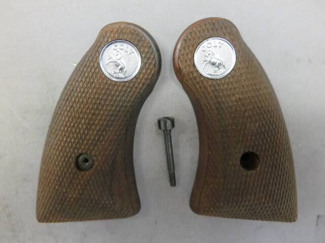 【コルト純正】コルト ディテクティブ メダリオン付き 木製グリップ