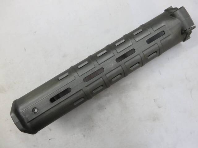 【MAGPUL PTS】MASADA ポリマーハンドガード（リアルサイズ）ブラック MPTS056