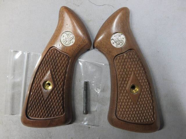 【タナカ】S&W Jフレーム スクエアバット ウォールナットチェッカー +Weight