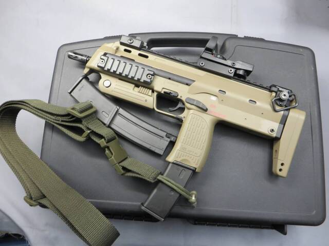 【東京マルイ】 MP7A1 TAN GBB・ダットサイト・スリングスイベルエンド・スリング・スペアマガジン