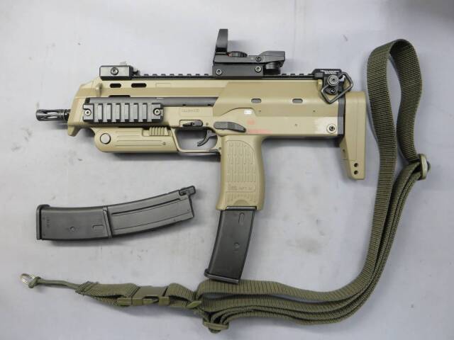 【東京マルイ】 MP7A1 TAN GBB・ダットサイト・スリングスイベルエンド・スリング・スペアマガジン