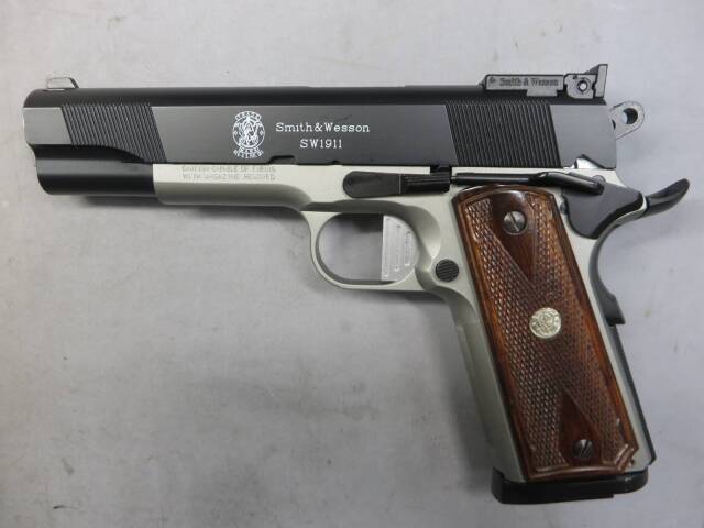 【ウエスタンアームズ】S&W SW1911 DK・ダグケニック・アルモント 木製グリップ
