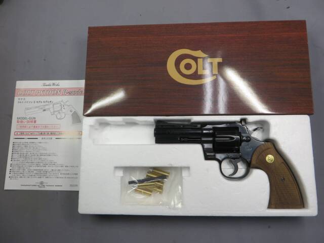 【タナカ】コルトパイソン.357mag 4in HW ブルーイング・木製グリップ　モデルガン