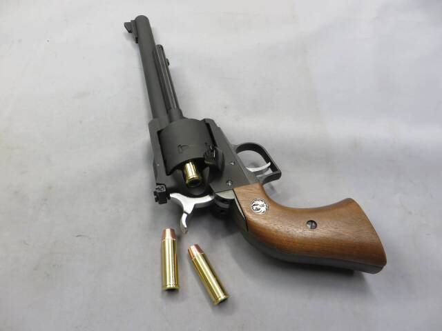 【マルシン】スーパーブラックホーク 7.5in 木製グリップ仕様 ブラックHW リアルXカートリッジ