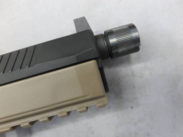 【Carbon8】CZ P-09 Tan フレーム CO2・サイレンサー対応アウターバレル・マグウェル