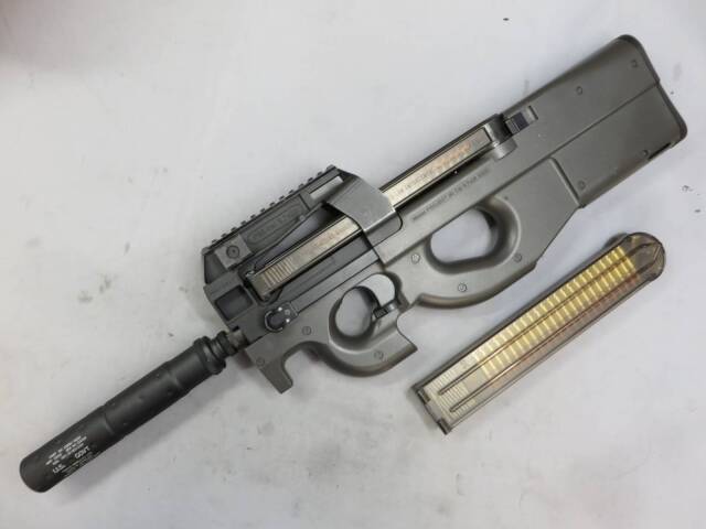 【東京マルイ】P90TR・スペアマガジン付き スタンダード電動ガン