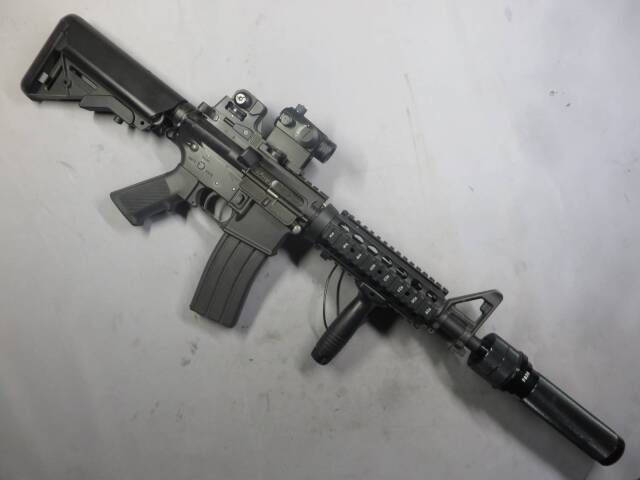 【東京マルイ】CQB-R Block1 GBB・ライト ダットサイト・サイレンサー