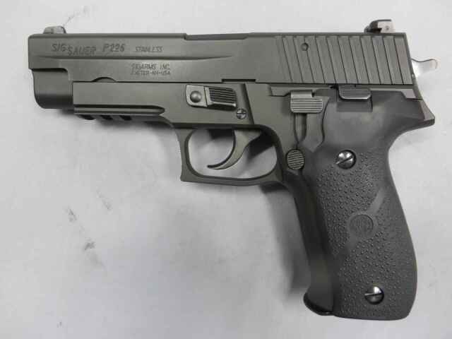 【KSC】P226R HW SYSTEM7 HOGUE ラバーグリップ標準装備