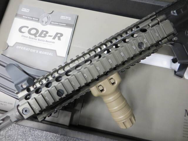 【東京マルイ】CQB-R FDE　カスタム　次世代電動ガン