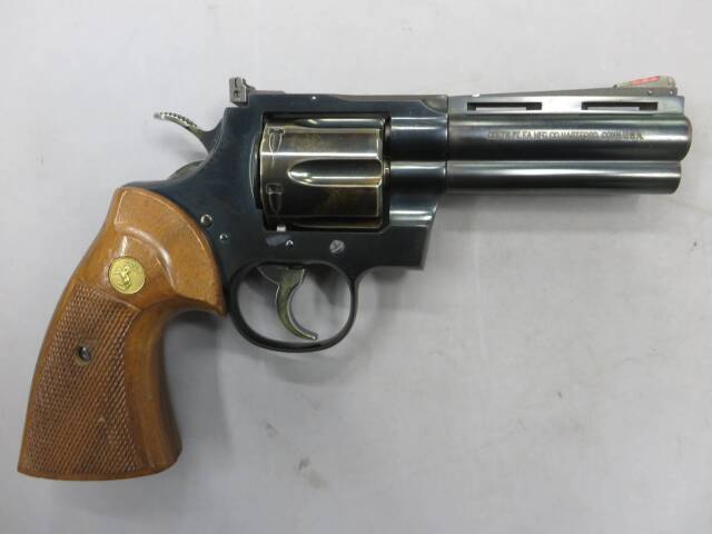 【タナカ】コルトパイソン.357mag 4in R-Mode HW / 木製グリップ・ブルーイング