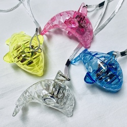 光る　イルカペンダント　　#100