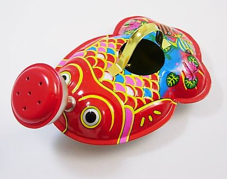 ブリキ　金魚じょうろ