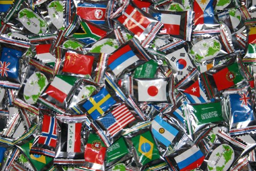 世界の国旗キャンディ 1kgしみながら国旗を覚えちゃいますね。お味はフルーツ味各種です