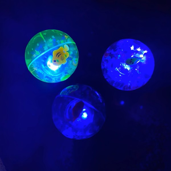 《光る》アクアリウムボール　中に海の仲間たちが入った、見た目も楽しいおもちゃ
