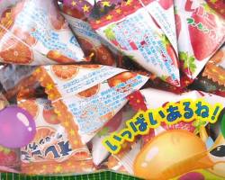 フルーツフーセンガムパック 40個包装入  お馴染みのまるーいコロコロのガムをテトラ型のパックに入れて包装しました