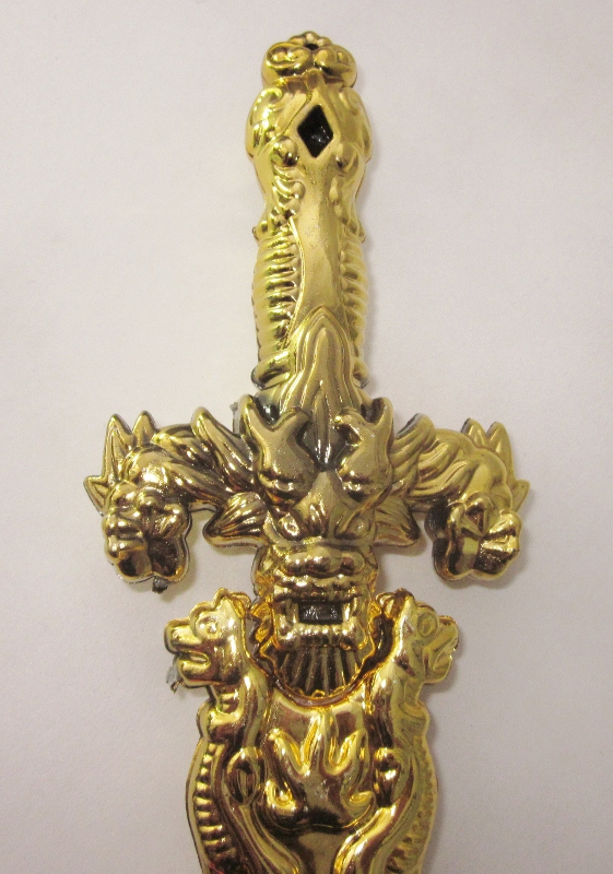 剣のおもちゃ　ピカピカですお祭りに