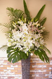 【83】　スタンド花　1段