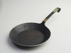 ドイツのTURK(ターク)の鉄フライパン20
