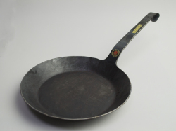ドイツのTURK(ターク)の鉄フライパン 24