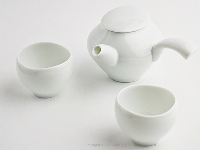 SIAM CELADON 青磁 急須セット 湯呑2 皿付 タイ製 SIAM CELADON 青磁 急須セット 湯呑2 皿付 タイ製 蒼爽 青白磁 急須・