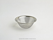 柳宗理のパンチングストレーナー